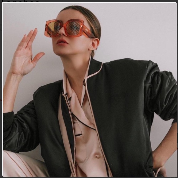 FENDI ,2025 ONE OF TOP SUNGLASS COLOR, ORANGE, THIS PAIR IS TRANSPARENT … - Picture 2 of 16